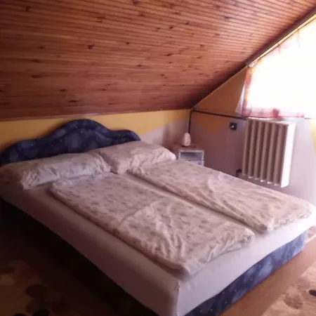 Kovirag Vendeghaz Balatonalmádi